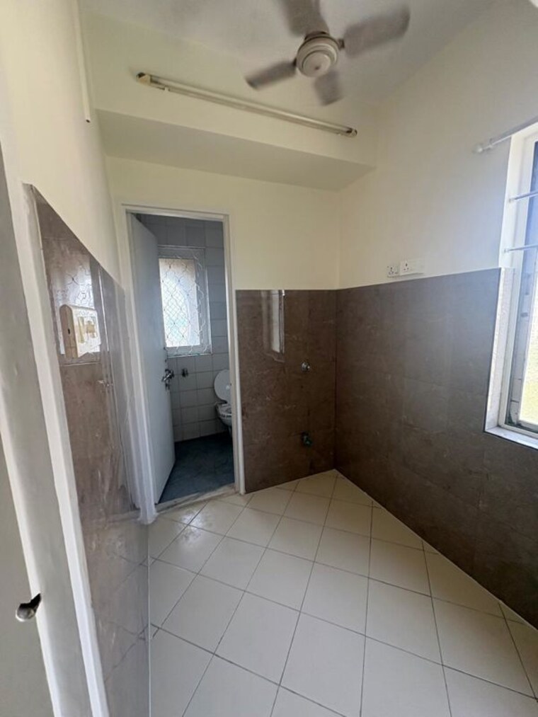 Bathroom, om-ratan-apartment 3 Bedroom 1620 Sq.Ft. Apartment In Worli Mumbai 10244576