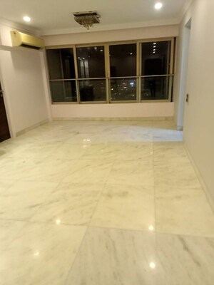 Room in 3 BHK Apartment at Om Ratan Apartment, Worli – for Rent