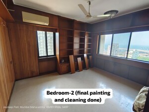 Room in 3 BHK Apartment at Om Ratan Apartment, Worli – for Rent