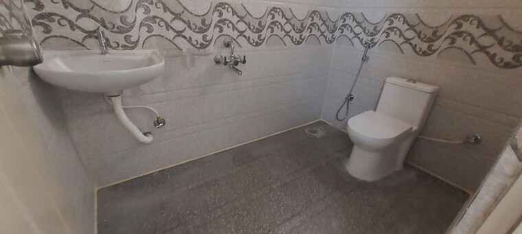 Bathroom, jayani-paradise 2 Bedroom 1200 Sq.Ft. Apartment In Mahadevpura Bangalore 10244584