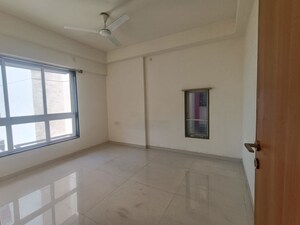 Room in 3 BHK Apartment at Godrej Prime, Chembur – for Rent