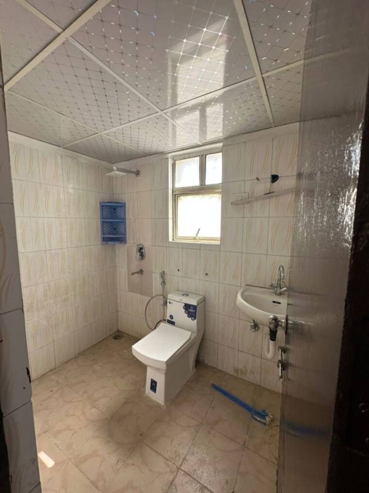 Bathroom, era-redwood-residency 3 Bedroom 1570 Sq.Ft. Apartment In Sector 78 Faridabad 10244593