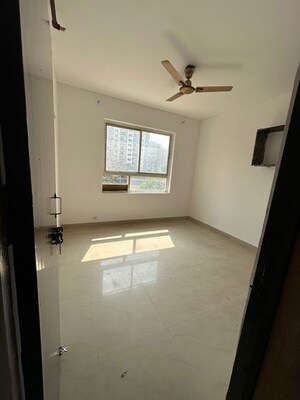 Room in 3 BHK Apartment at ERA Redwood Residency, Sector 78 – for Rent