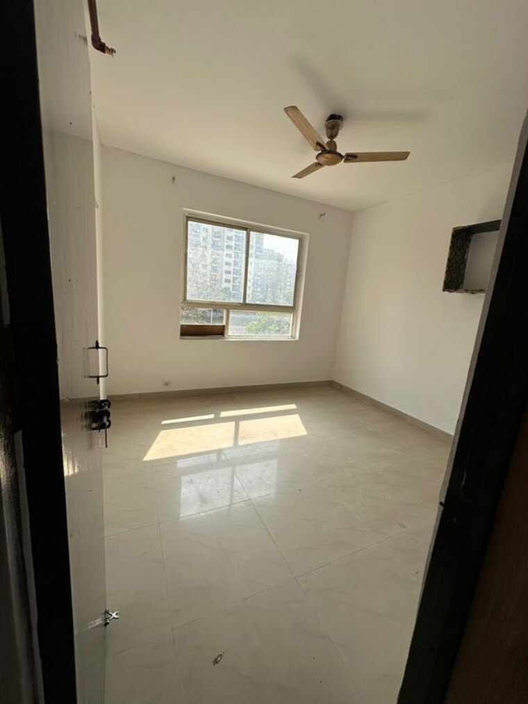 Room, era-redwood-residency 3 Bedroom 1570 Sq.Ft. Apartment In Sector 78 Faridabad 10244593