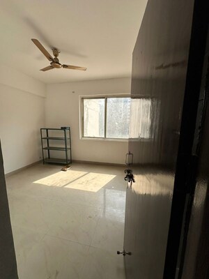 Room in 3 BHK Apartment at ERA Redwood Residency, Sector 78 – for Rent