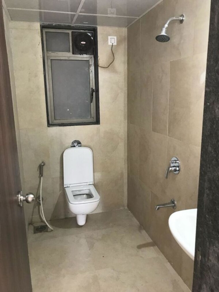 Bathroom, lodha-sterling 2 Bedroom 820 Sq.Ft. Apartment In Kolshet Road Thane 10244600