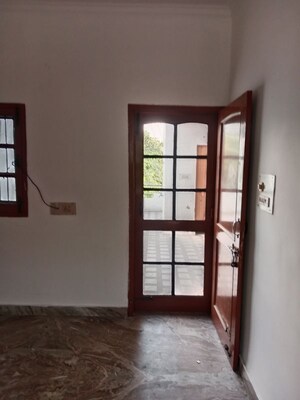 2 BHK Builder Floor For Rent in Sector 13