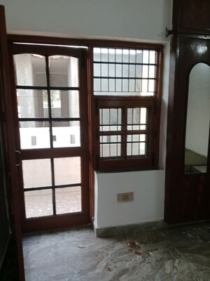 Room in 2 BHK Builder Floor at Sector 13 – for Rent