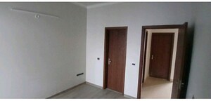 Room in 3 BHK Builder Floor at Central Park Flower Valley, Sohna Sector 33 – for Sale