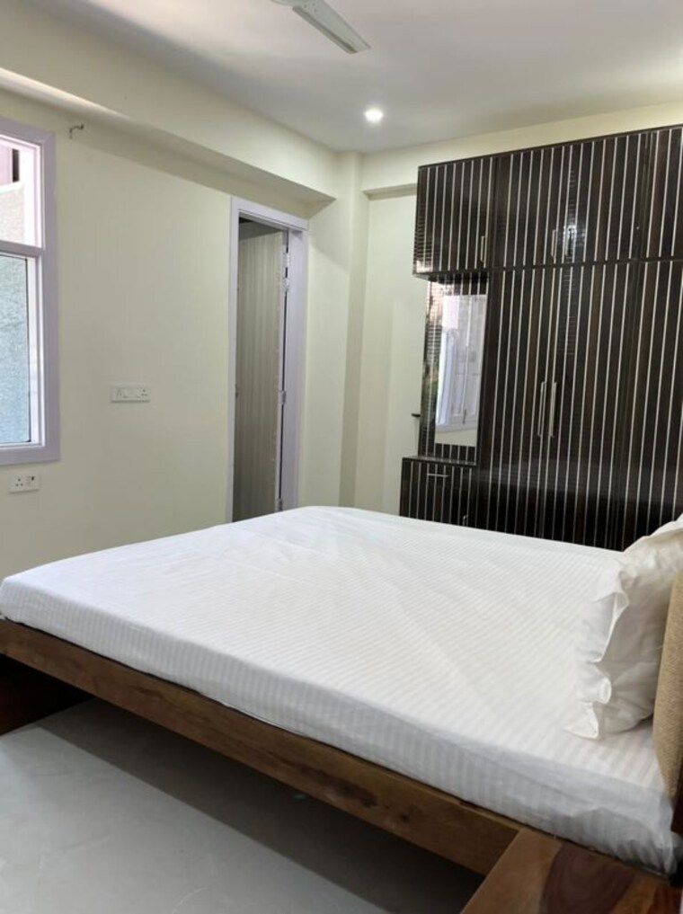 Bedroom, dlf-city-gurgaon 3 Bedroom 2000 Sq.Ft. Builder Floor In Sector 27 Gurgaon 10244616