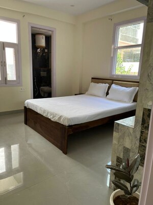 Bedroom in 3 BHK Builder Floor at DLF City Gurgaon, Sector 27 – for Rent