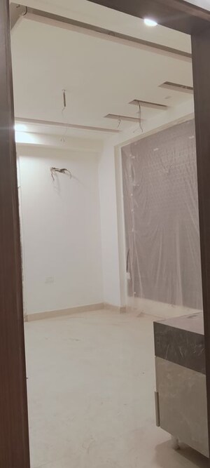 Room in 2 BHK Builder Floor at Anant Dham Society, Sector 49 – for Sale