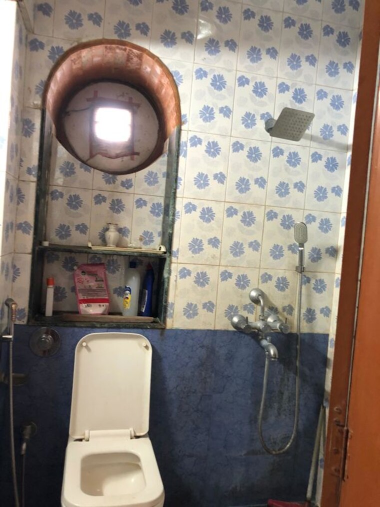 Bathroom, rustomjee-raag 2 Bedroom 950 Sq.Ft. Apartment In Goregaon East Mumbai 10244604