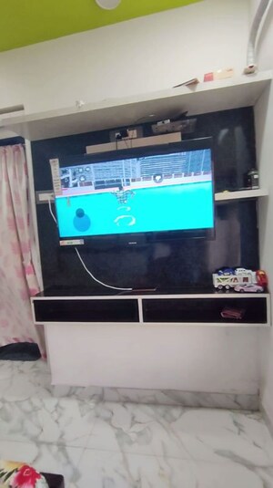 Furnished Amenities in 1 BHK Apartment at Lokhandwala Riviera Tower, Kandivali East – for Sale