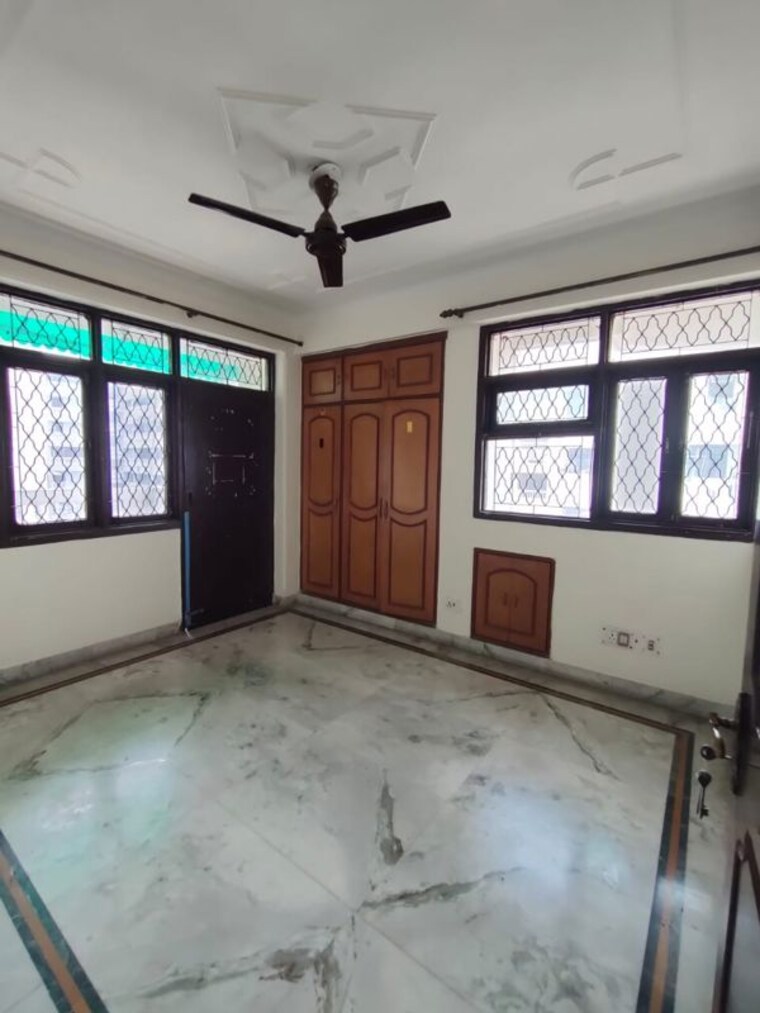 Room, sector 22 dwarka 4 Bedroom 2700 Sq.Ft. Apartment In Sector 22 Dwarka Delhi 10244655