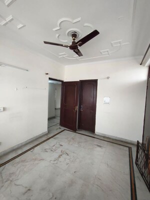 Room in 4 BHK Apartment at Sector 22 Dwarka – for Rent