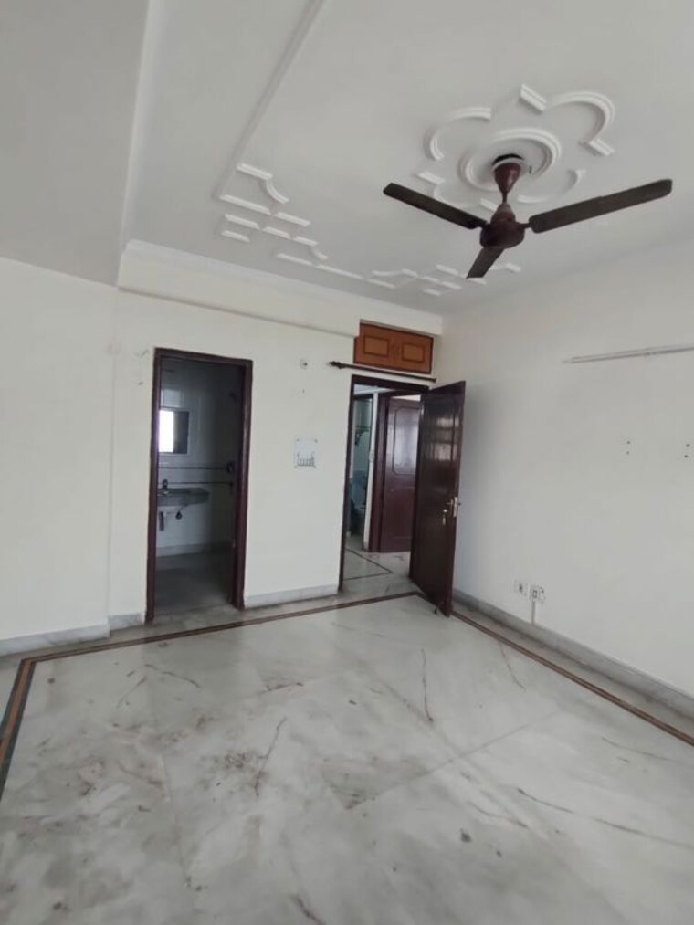 Room, sector 22 dwarka 4 Bedroom 2700 Sq.Ft. Apartment In Sector 22 Dwarka Delhi 10244655