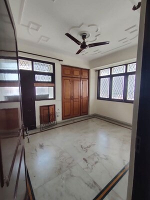 Room in 4 BHK Apartment at Sector 22 Dwarka – for Rent