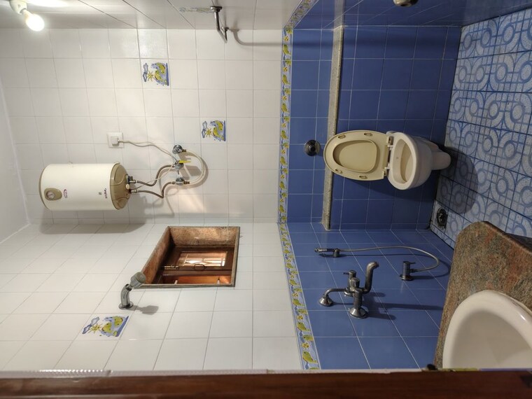 Bathroom, hsr layout 3 Bedroom 1600 Sq.Ft. Builder Floor In Hsr Layout Bangalore 10244666
