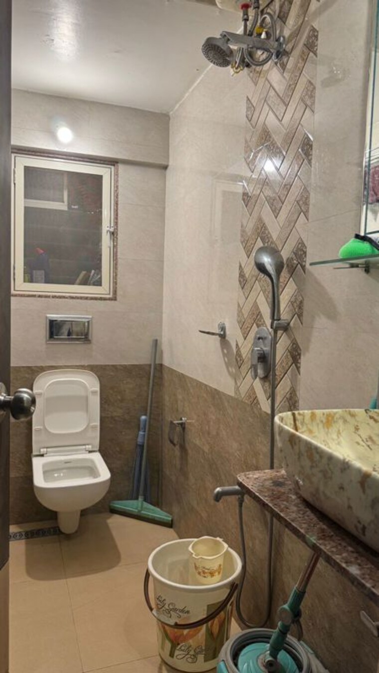 Bathroom, mantri-park 2 Bedroom 950 Sq.Ft. Apartment In Goregaon East Mumbai 10244670