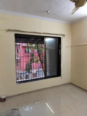 Room in 2 BHK Apartment at Riddhi Siddhi Complex Goregaon, Goregaon West – for Rent