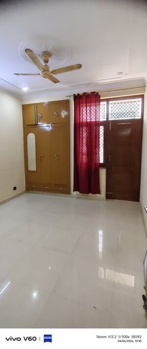 Room in 2 BHK Independent House at Sector 41 – for Rent