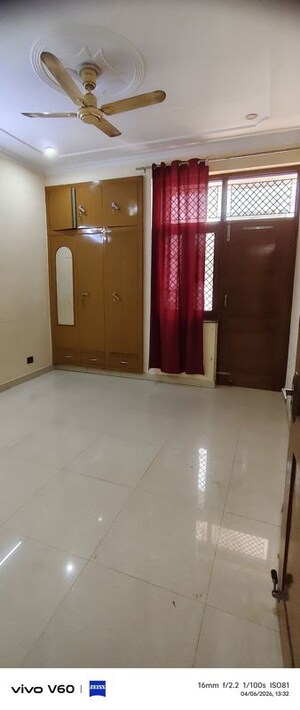 Room in 2 BHK Independent House at Sector 41 – for Rent