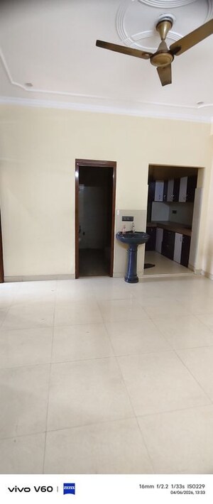 Room in 2 BHK Independent House at Sector 41 – for Rent