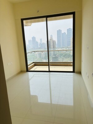 Room in 2 BHK Apartment at Prestige Siesta, Mulund West – for Rent