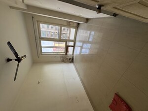 Room in 3 BHK Apartment at Piedmont Taksila Heights, Sector 37c – for Rent