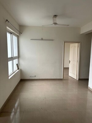 Room in 3 BHK Apartment at Sare Crescent Parc Green Parc II, Sector 92 – for Sale