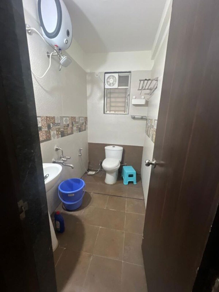 Bathroom, wakad 2 Bedroom 800 Sq.Ft. Apartment In Wakad Pune 10244796