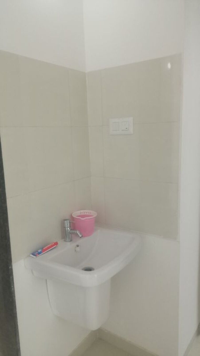 Bathroom, wakad 2 Bedroom 802 Sq.Ft. Apartment In Wakad Pune 10244840