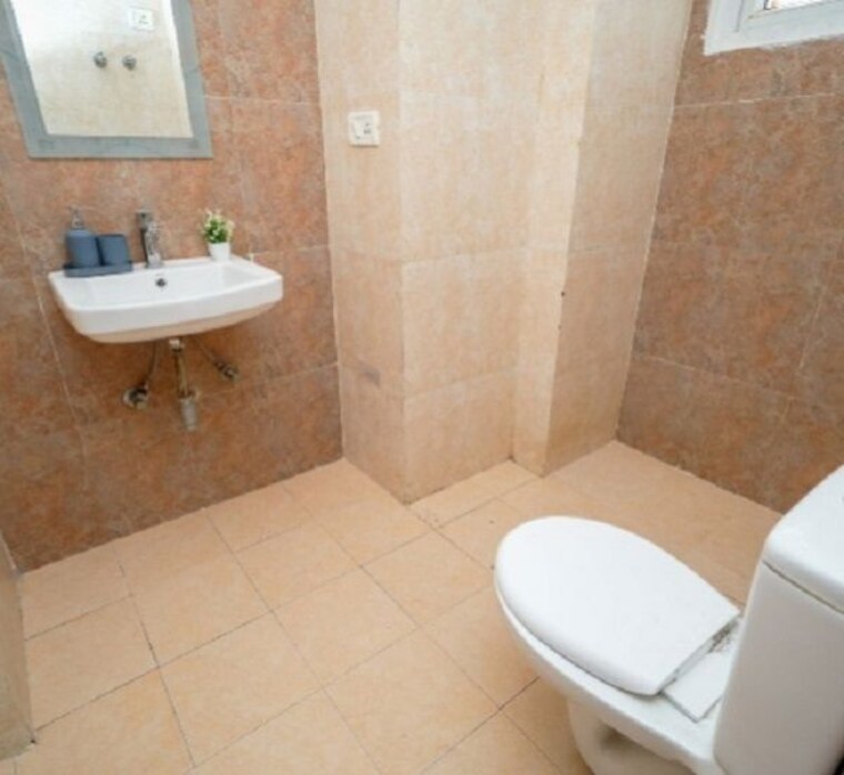 Bathroom, dwarka expressway 3.5 Bedroom 1725 Sq.Ft. Apartment In Dwarka Expressway Gurgaon 10244770