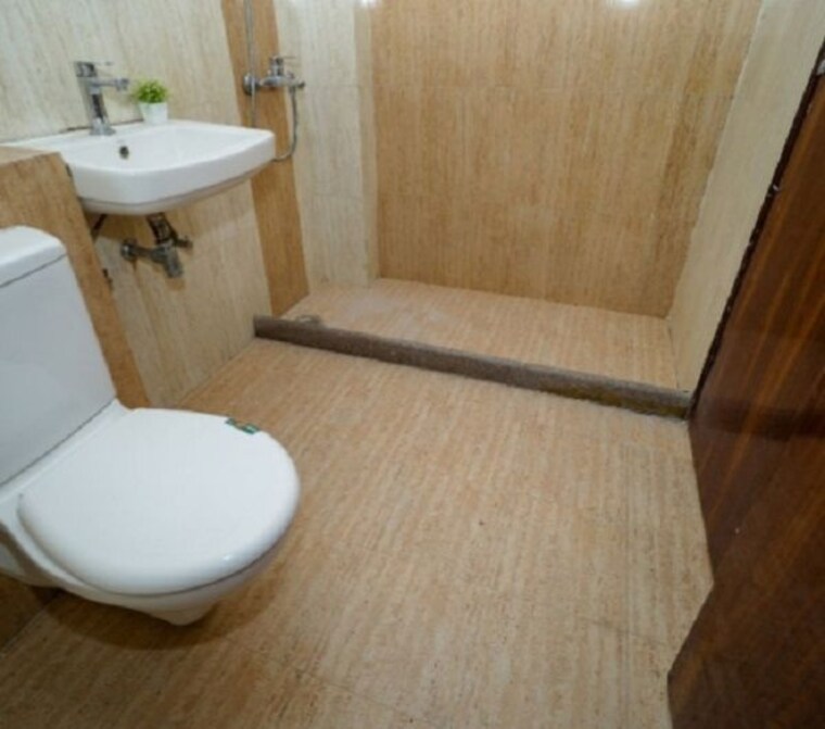 Bathroom, dwarka expressway 3.5 Bedroom 1725 Sq.Ft. Apartment In Dwarka Expressway Gurgaon 10244770