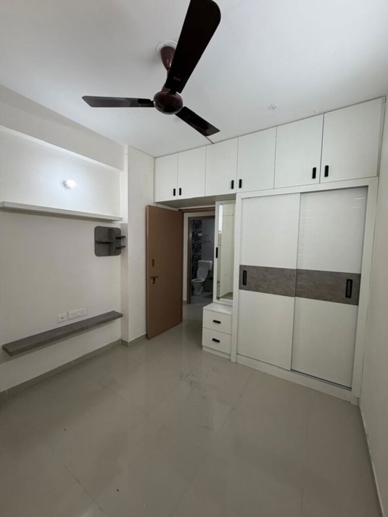 Kitchen, pareena-om-apartments 2 Bedroom 561 Sq.Ft. Apartment In Sector 112 Gurgaon 10244863