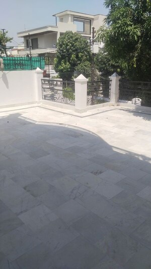 Terrace in 3 BHK Builder Floor at Gomti Nagar – for Rent