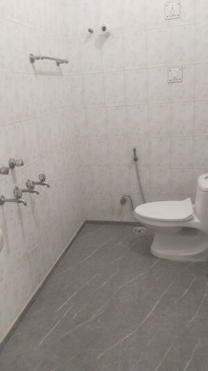 Bathroom in 3 BHK Builder Floor at Gomti Nagar – for Rent