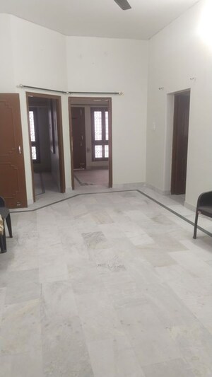 Building Lobby in 3 BHK Builder Floor at Gomti Nagar – for Rent