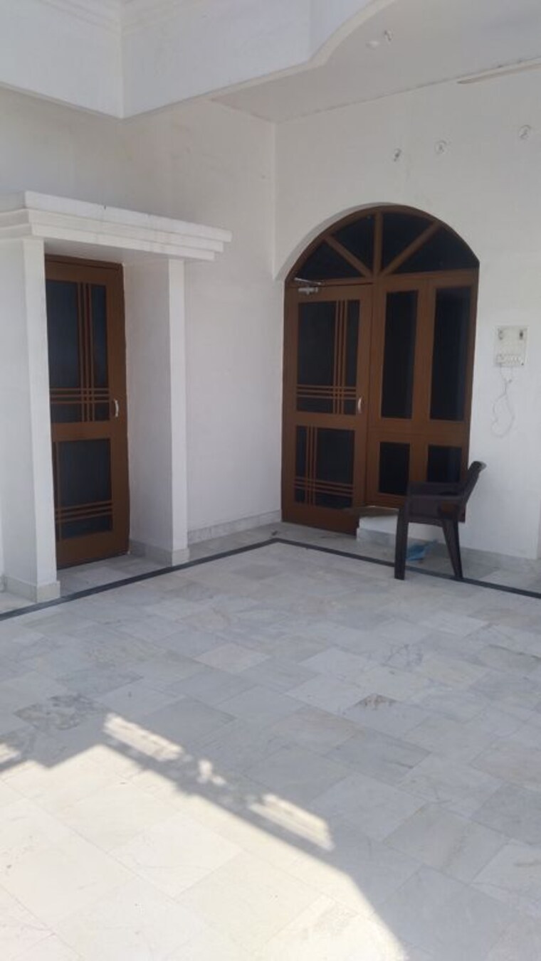 Room, gomti nagar 3 Bedroom 3200 Sq.Ft. Builder Floor In Gomti Nagar Lucknow 10244883