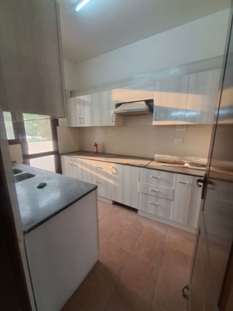 Kitchen, emaar-palm-gardens 3 Bedroom 1900 Sq.Ft. Apartment In Sector 83 Gurgaon 10244880