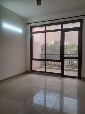 Room in 3 BHK Apartment at Emaar Palm Gardens, Sector 83 – for Sale