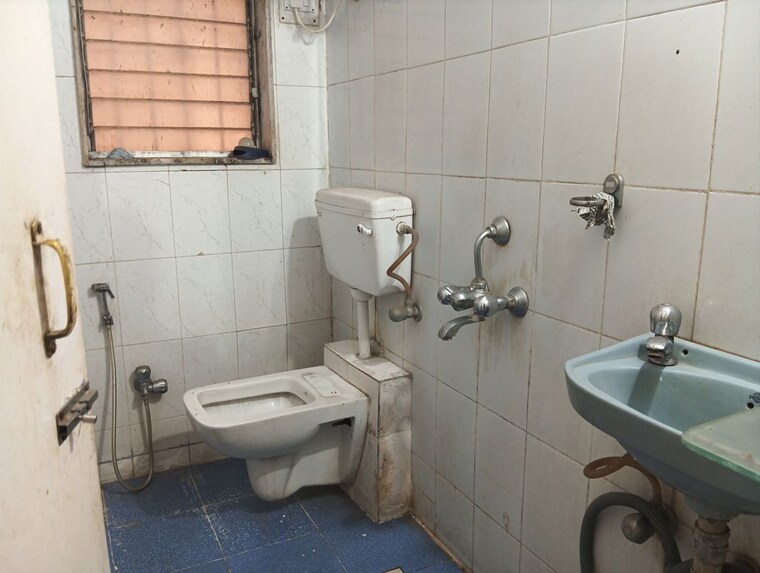 Bathroom, happy-valley 2 Bedroom 646 Sq.Ft. Apartment In Manpada Thane 10244890
