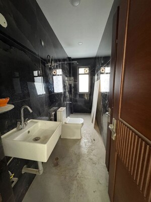 Team Area in 2 BHK Apartment at Chattarpur – for Rent