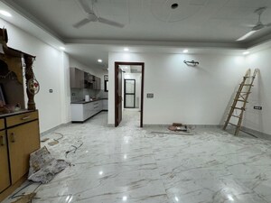 Room in 2 BHK Apartment at Chattarpur – for Rent