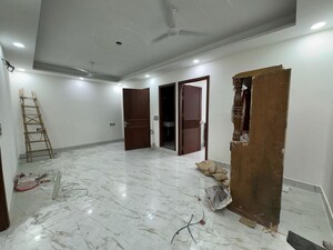 Room in 2 BHK Apartment at Chattarpur – for Rent