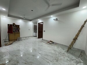 Room in 2 BHK Apartment at Chattarpur – for Rent