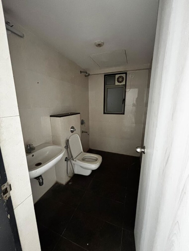 Bathroom, lodha-palava-exotica 2 Bedroom 960 Sq.Ft. Apartment In Dombivli East Thane 10244893