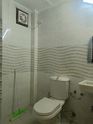 Bathroom in 3 BHK Builder Floor at S S Southend, Sector 49 – for Rent