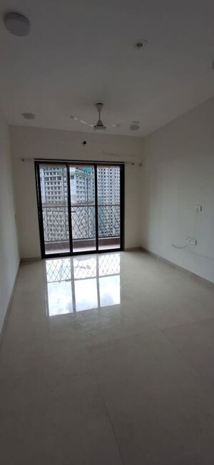 Room in 2 BHK Apartment at Modirealty Vatvriksh, Goregaon West – for Rent